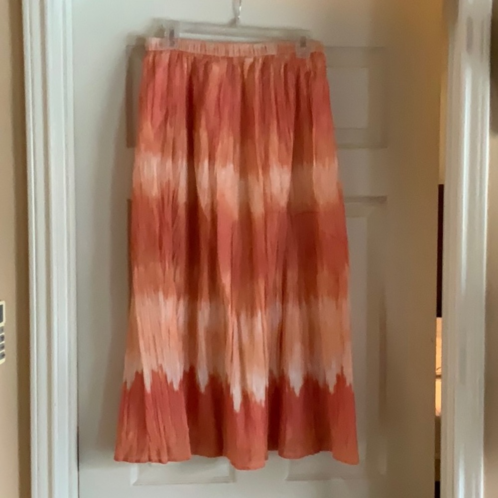 Multi colored orange crinkle skirt.  EUC!